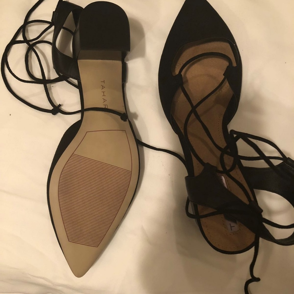 Women's Tahari Black Suede Lace ups shoe Size 8.5 - Picture 4 of 6